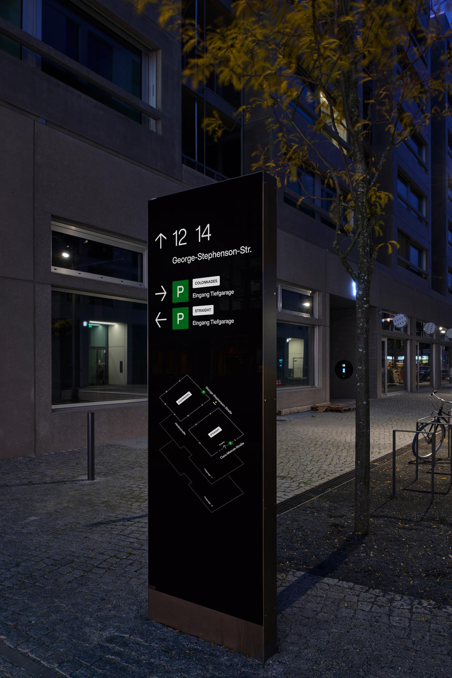 Stele des Leitsystem Quartier Heidestraße